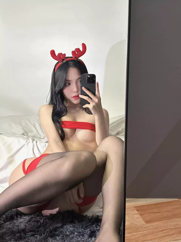 Đắm chìm trước loạt ảnh cosplay nude của nữ onlyfans Lâm Thị Tú Hòa luu ban nhap tu dong 2806 1